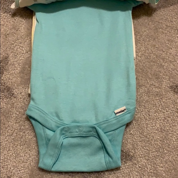 Gerber onsies-5 - Picture 3 of 6
